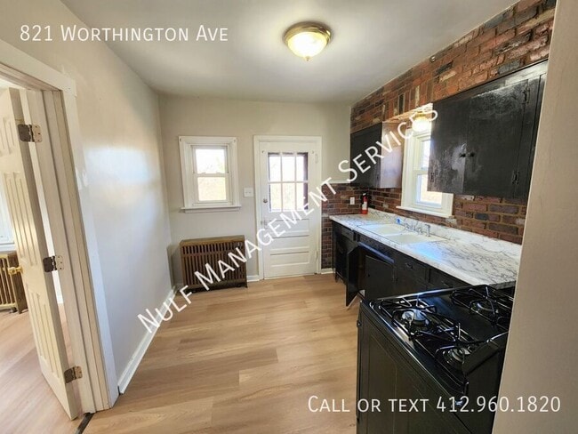 Building Photo - 821 Worthington Ave