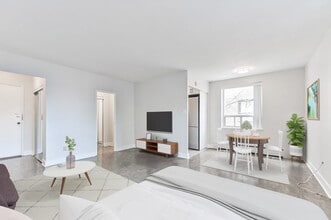 Building Photo - 151 St George St