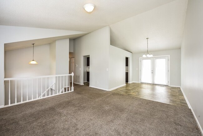 Building Photo - Captivating Home in Columbia