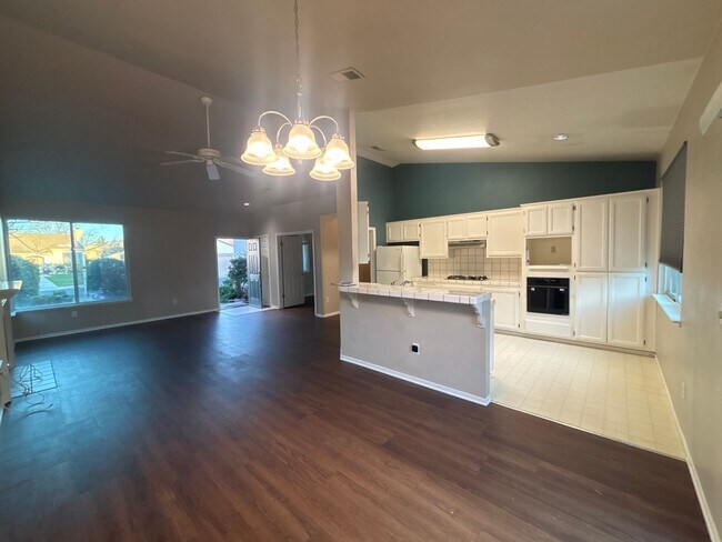 Foto del edificio - Single story located in Oakley within desirable Vintage Parkway neighborhood!!