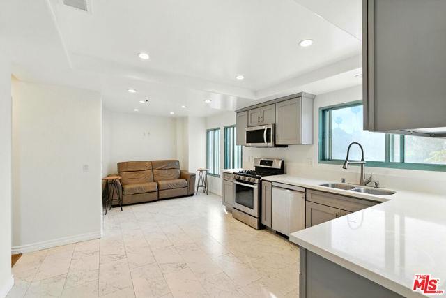 Primary Photo - 10336 Wilshire Blvd
