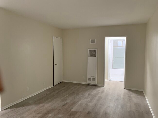 Building Photo - 1010 S Orange Grove Ave