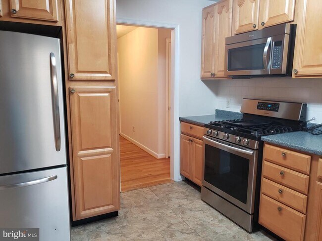 Building Photo - 912 Juniper Pl
