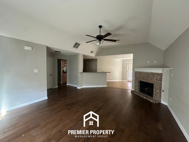 Photo - Beautiful 3BR Home with Granite Kitchen, Vaulted Ceilings & 2-Car Garage in Memphis