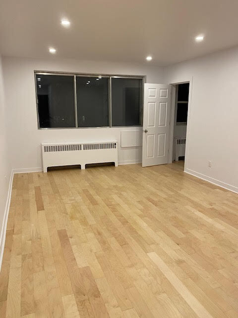 Photo du bâtiment - 5491 Av. Victoria