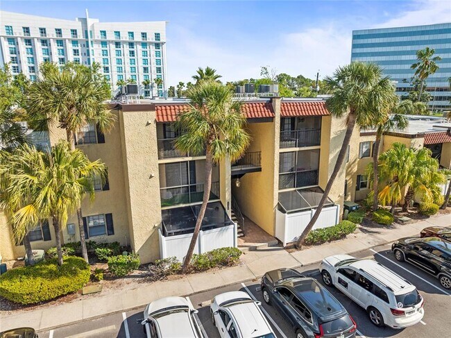 Foto del edificio - 5304 W Kennedy Blvd