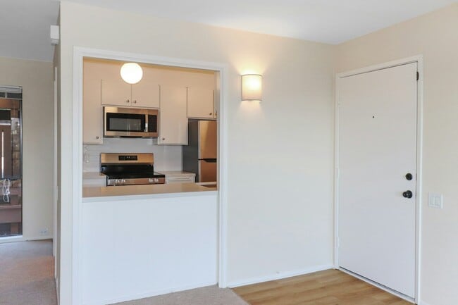 Building Photo - 40 Harbor Oak Dr