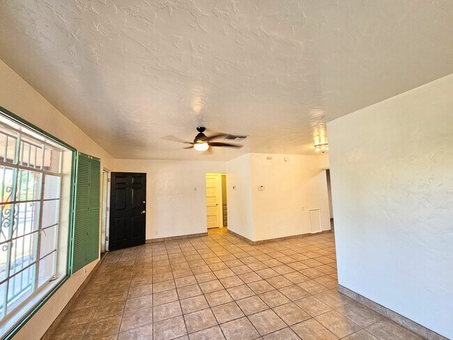 Building Photo - A charming 3-bedroom, 2-bathroom house in ...