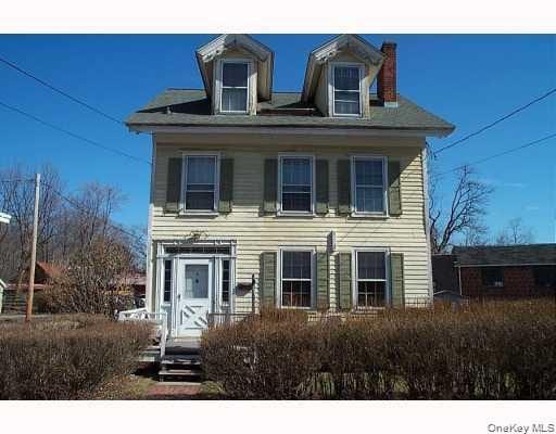 Primary Photo - 6 Willow Ave