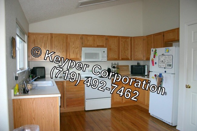 Building Photo - 4430 Kashmire Dr