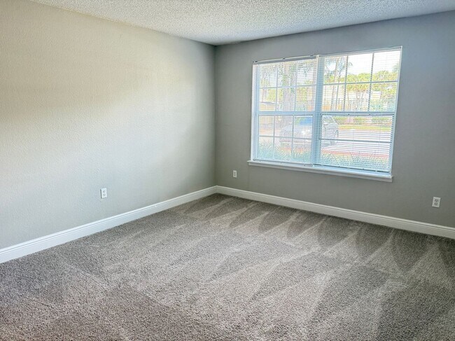 Foto del edificio - 4022 Versailles Dr