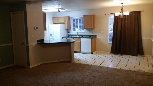 Building Photo - 3 br, 1.5 bath House - 166 Freedom Lane
