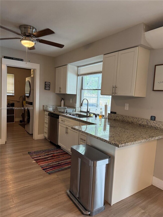 Foto del edificio - 2350 NW 63rd Terrace