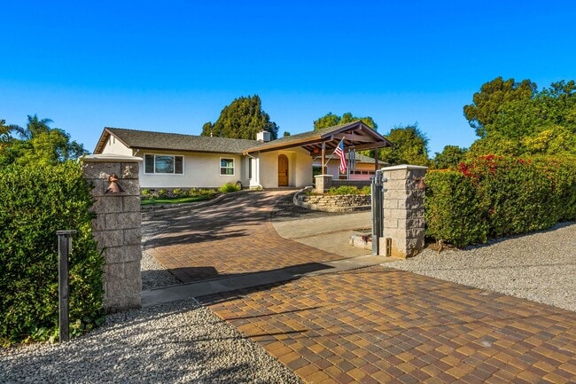 Building Photo - 355 Avocado Place Camarillo