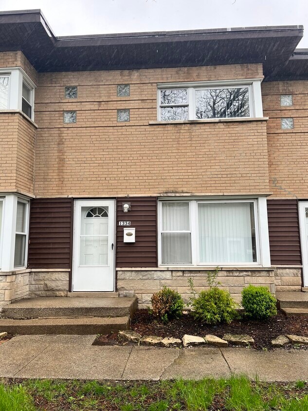 1332 Wentworth Ave Unit 1334, Calumet City, IL 60409 Condo for Rent