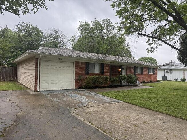 Foto del edificio - 5408 Greenwood Way