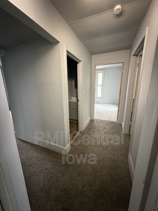 Foto del edificio - 1706 E Walnut St