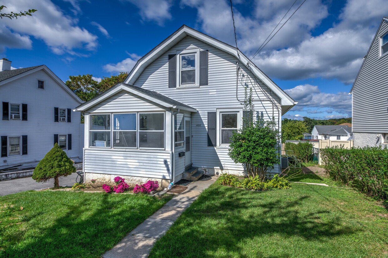 426 Jefferson Ave, Mamaroneck, NY 10543 House Rental in Mamaroneck