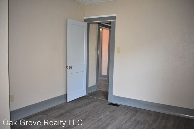 Building Photo - 3 br, 1 bath House - 380 McClure Ave