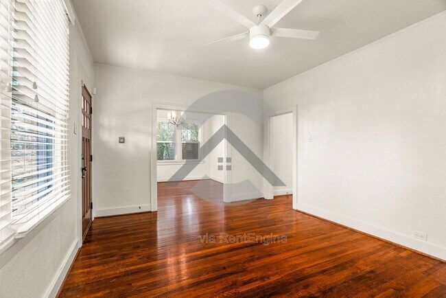 Foto del edificio - 1615 N Taylor St