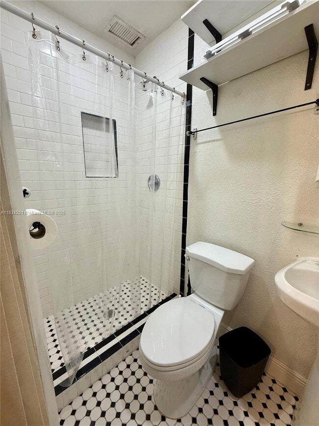 Foto del edificio - 1750 SW 16th St