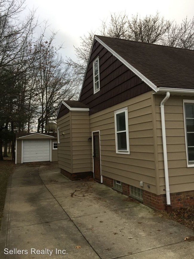 Building Photo - 13040 Hathaway Rd