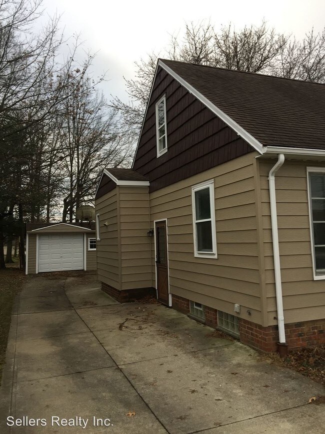 Foto del edificio - 13040 Hathaway Rd
