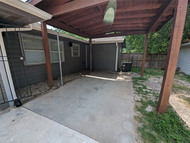 Foto del edificio - 4604 Gunter St