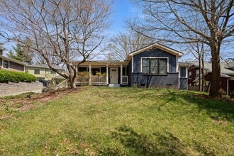 Building Photo - 70 Forest Hill Dr