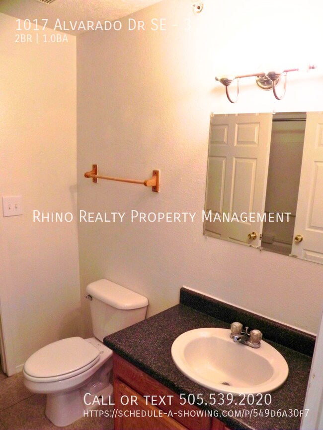 Building Photo - 1017 Alvarado Dr SE