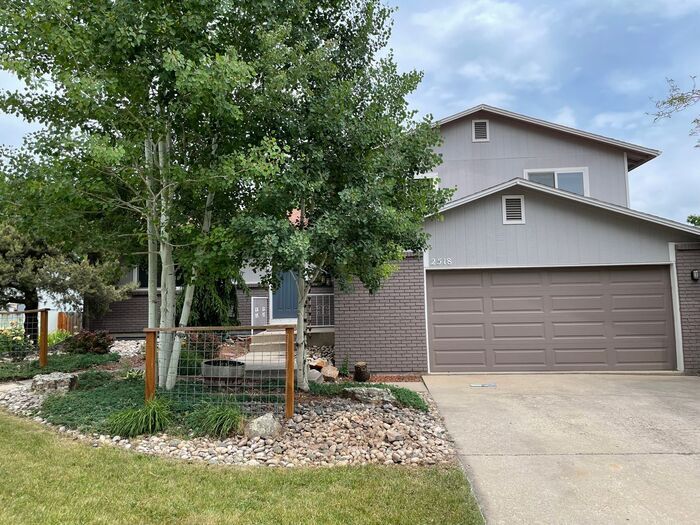 Primary Photo - Spacious 4 Bed 2.5 Bath House in North Wes...