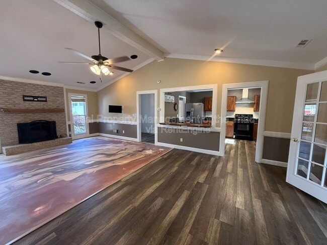 Building Photo - 916 Spring Hill Ct
