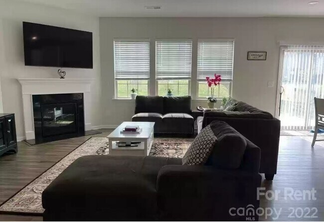 Foto del edificio - 1713 Wildwood Terrace Trl