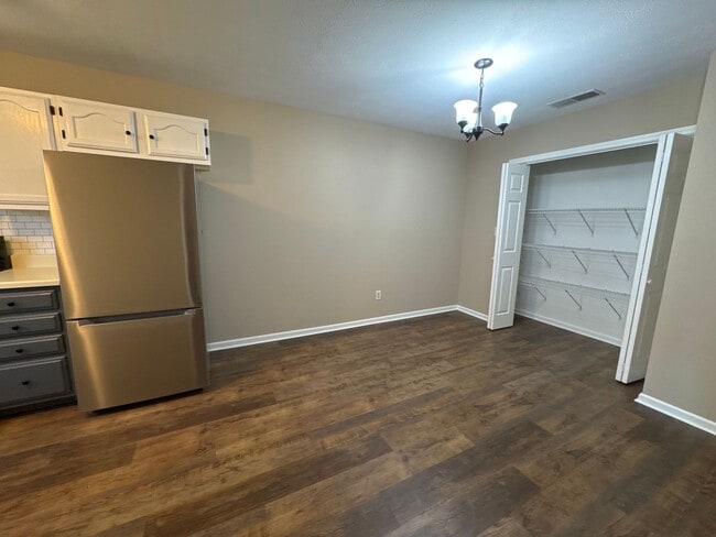 Building Photo - 3320-3322 River Oaks Blvd