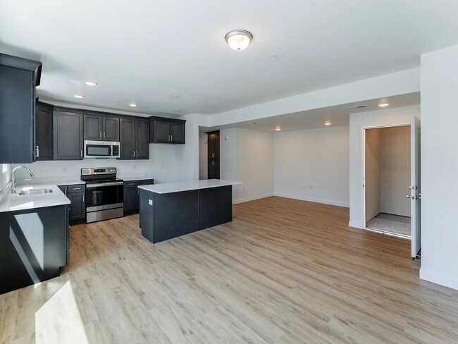 Building Photo - 8362 Iris Lumi Ln