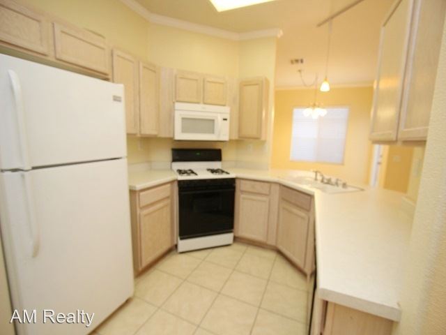 Building Photo - 7813 Esteem St
