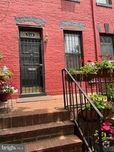 Building Photo - 518 F St NE