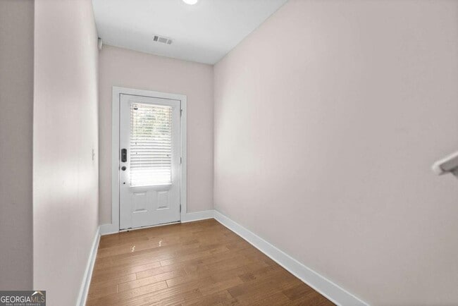 Foto del edificio - 2180 Colvin Ct NW