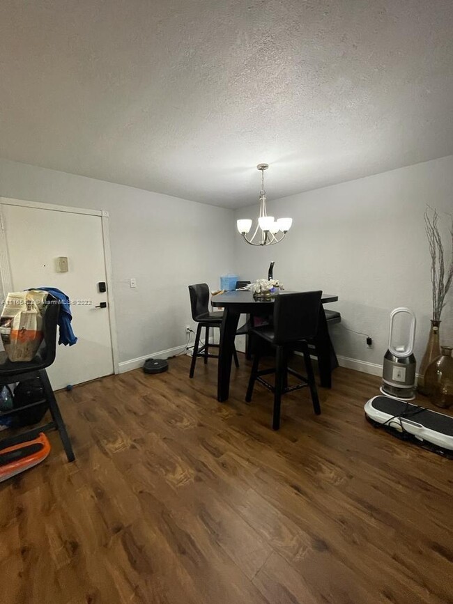 Foto del edificio - 10361 N Kendall Dr