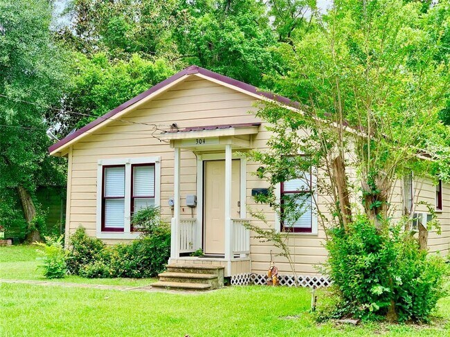 Foto del edificio - 304 W Live Oak
