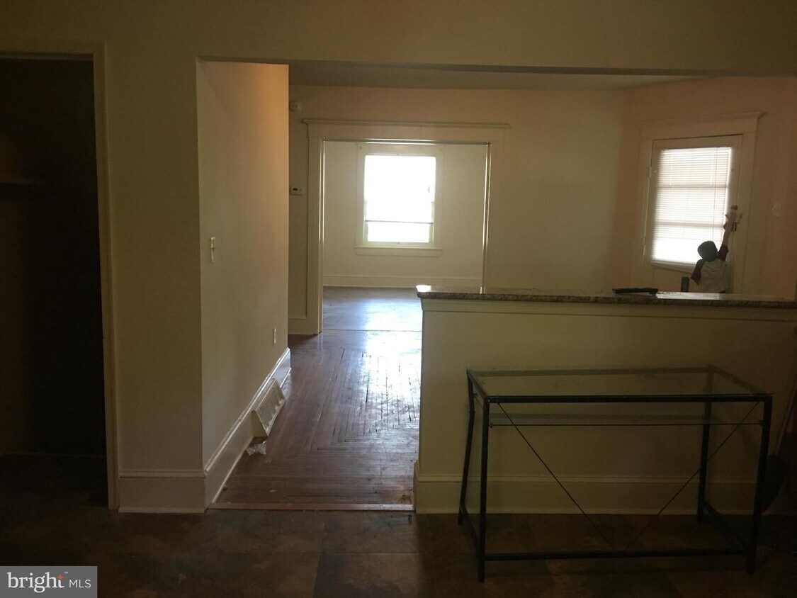 Building Photo - 39 S Delsea Dr