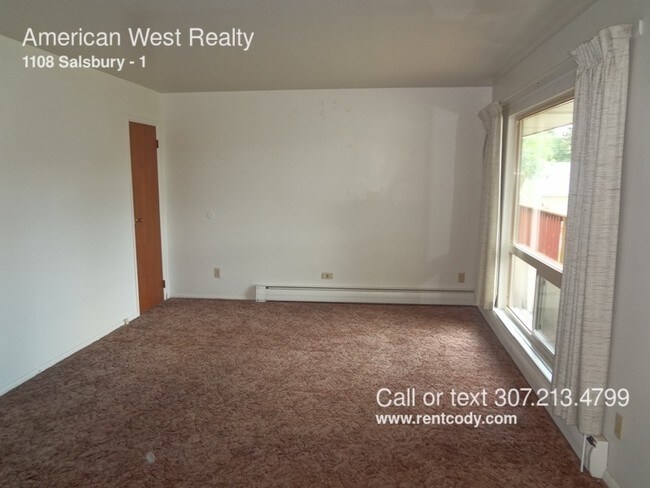 Building Photo - 1108 Salsbury Ave