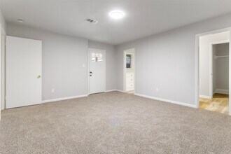 Building Photo - 2101 Lamar Dr
