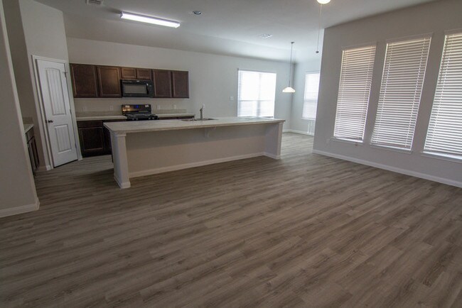 Foto del edificio - 17014 Cory Cornel