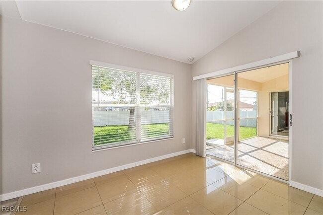 Foto del edificio - 1425 SW 6th Pl