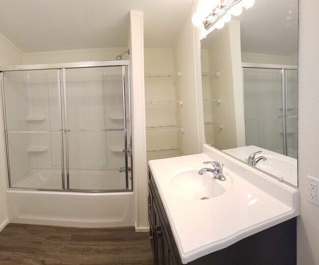 Foto del edificio - 135 Jo-Katherine Ln