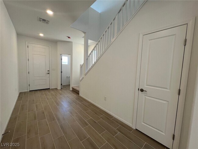 Foto del edificio - 7470 S Pioneer Way