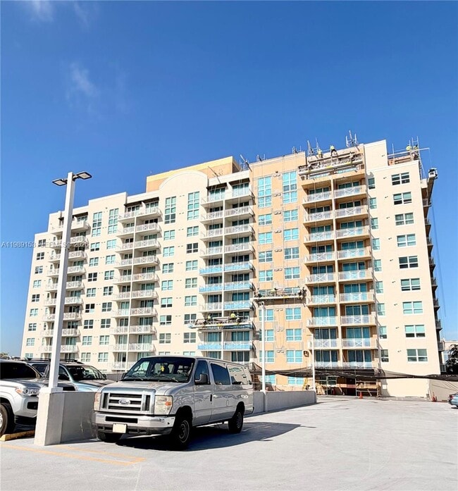 Building Photo - 2665 SW 37th Ave