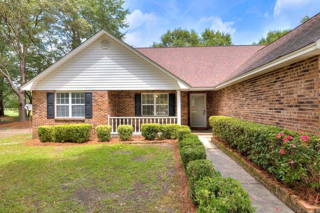 Primary Photo - 15 Killarney Ln