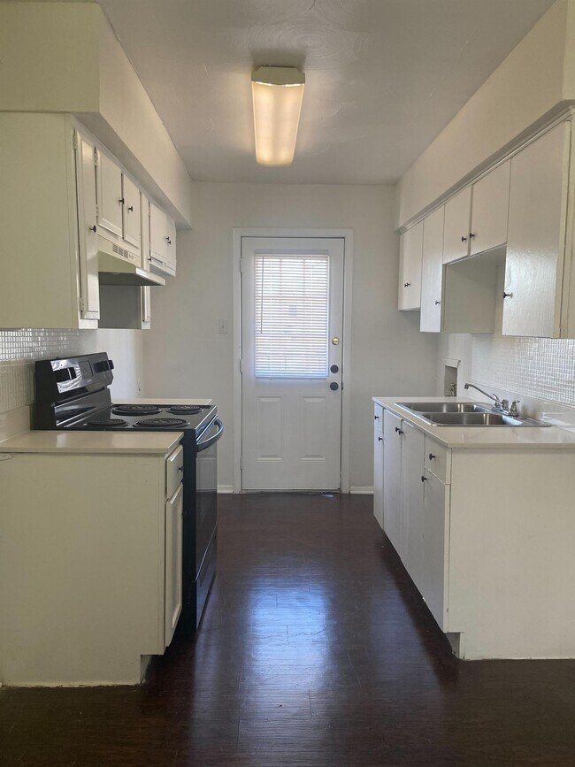 2725 Patricia Ln Unit D, Garland, TX 75041 Apartment for Rent in